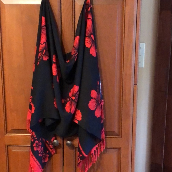 Unity Trading Hawaiian Short Sarong - Picture 3 of 5